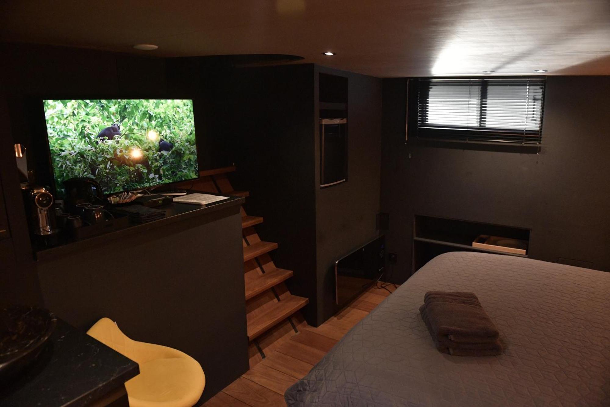 Hotel Euphrate Houseboat Amsterdam Exterior foto