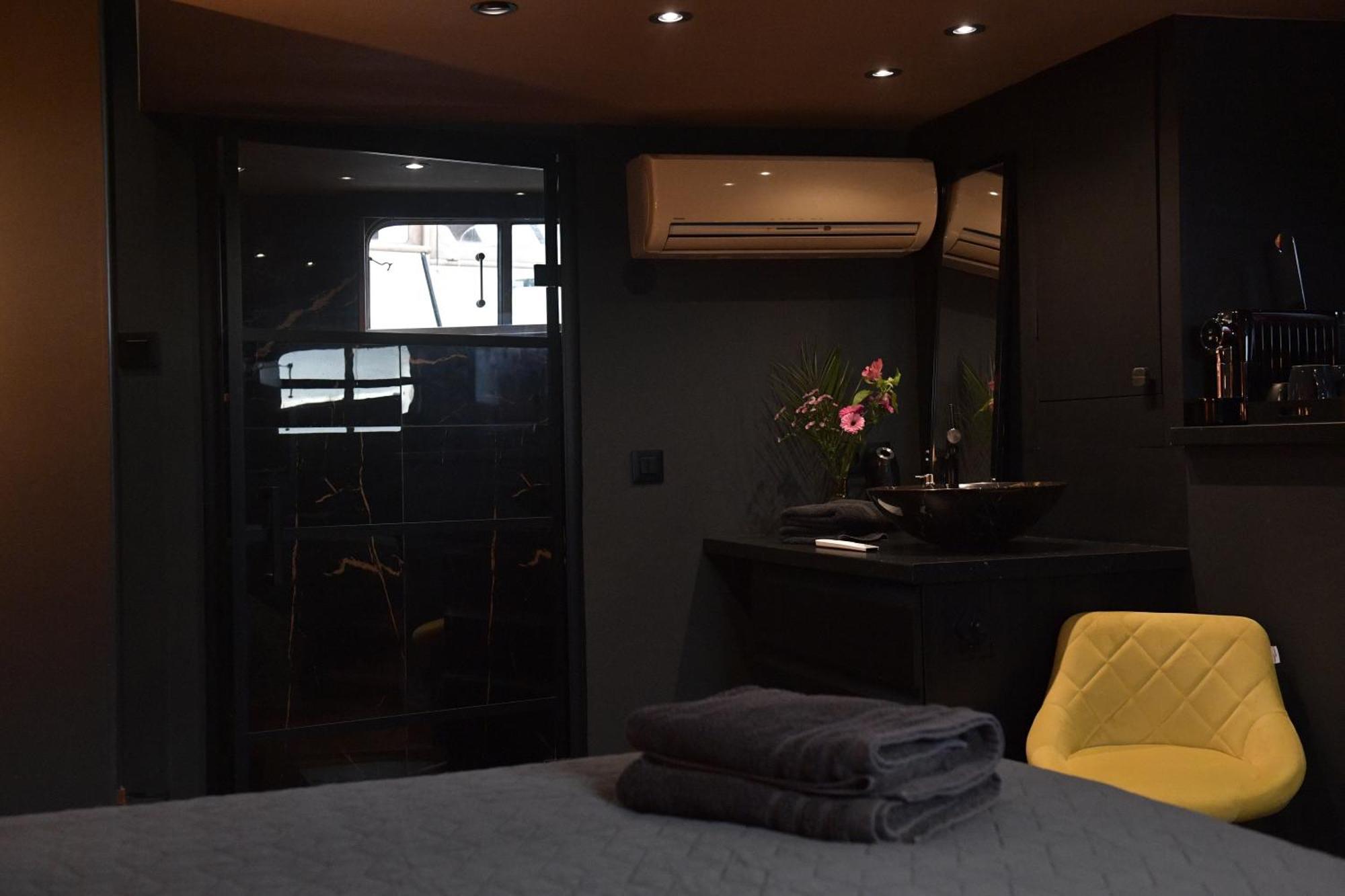 Hotel Euphrate Houseboat Amsterdam Exterior foto
