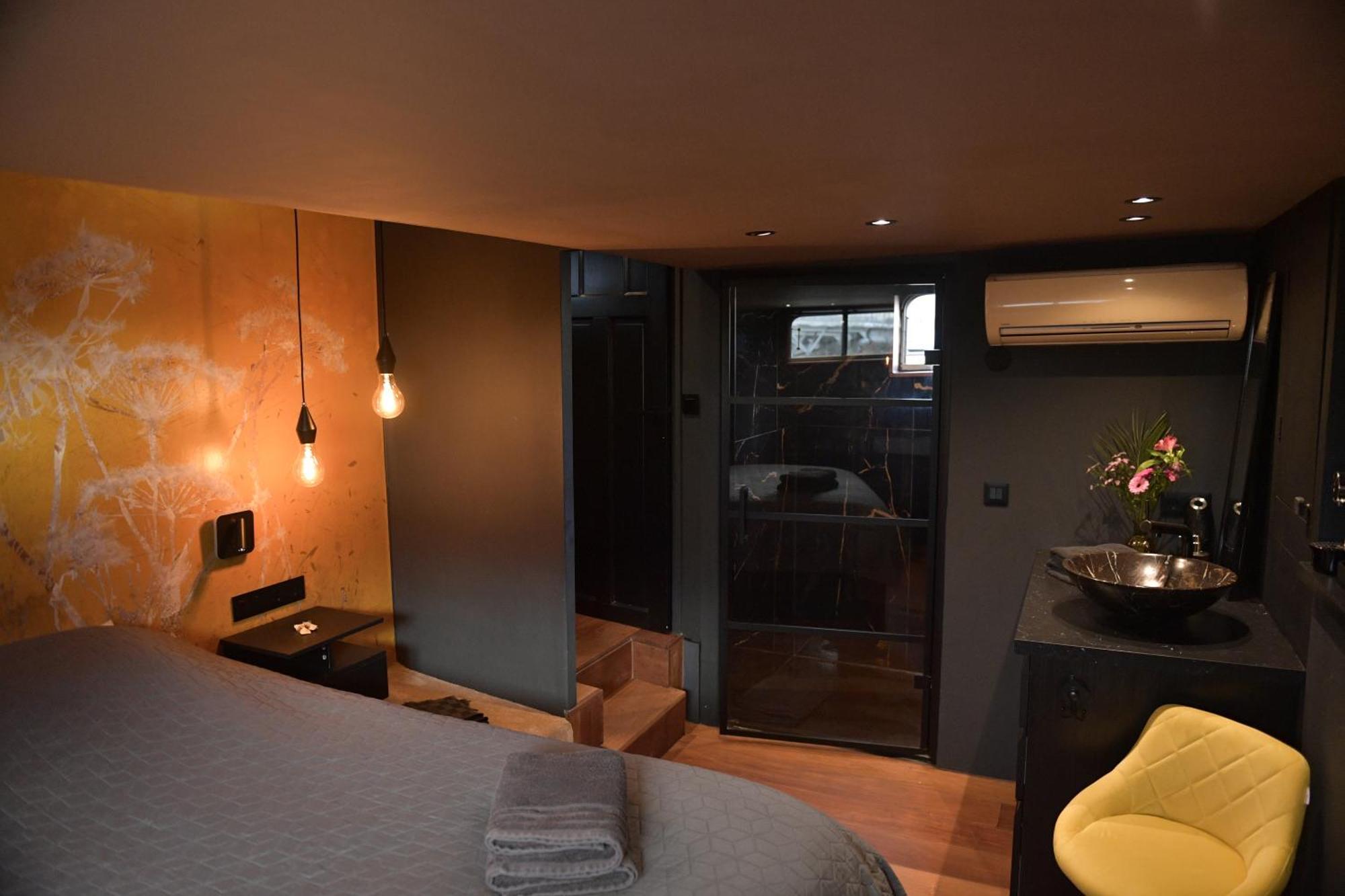 Hotel Euphrate Houseboat Amsterdam Exterior foto